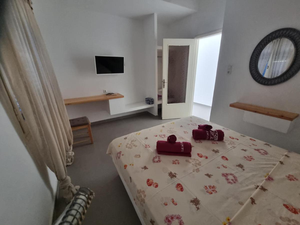 Santorini Pleasure Studios Fira  Dış mekan fotoğraf