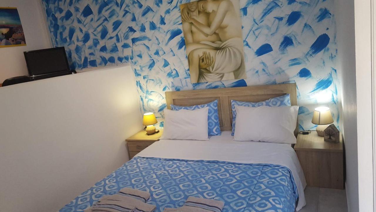 Santorini Pleasure Studios Fira  Dış mekan fotoğraf